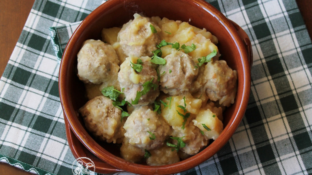 Monachelle Ovvero Patate Con Polpette Di Carne In Umido La Cassata