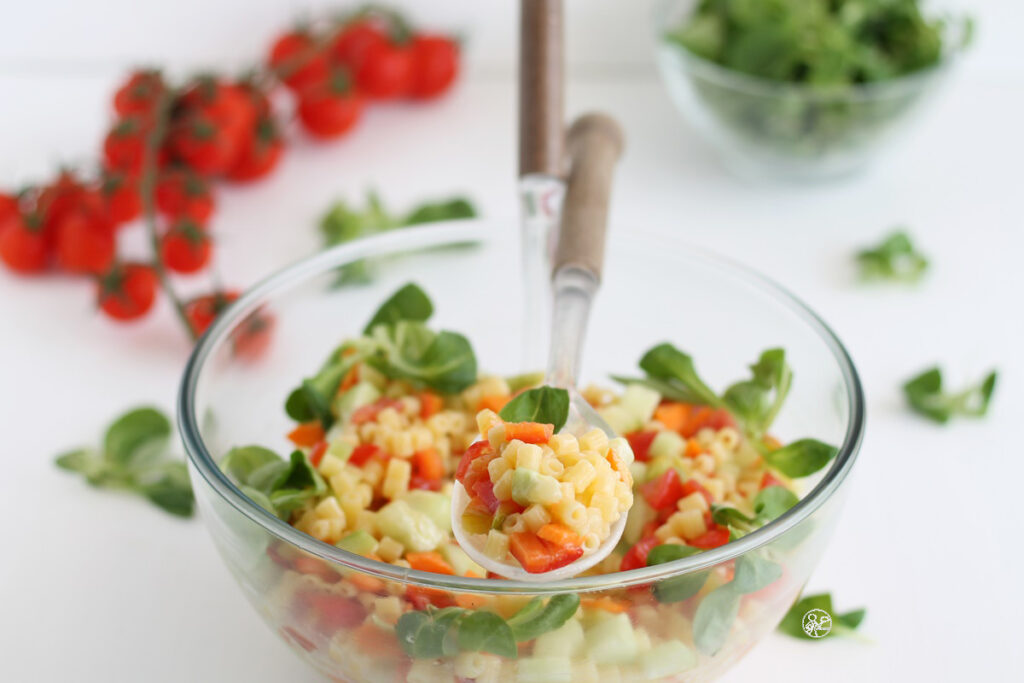 Salade de pâtes avec légumes en dés sans gluten - La Cassata Celiaca