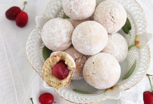 Pasticcini di mandorle e ciliegie senza glutine - La Cassata Celiaca