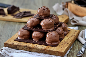 Profiteroles al cioccolato senza glutine -La Cassata Celiaca