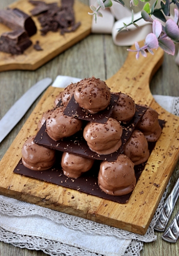 Profiteroles al cioccolato senza glutine -La Cassata Celiaca