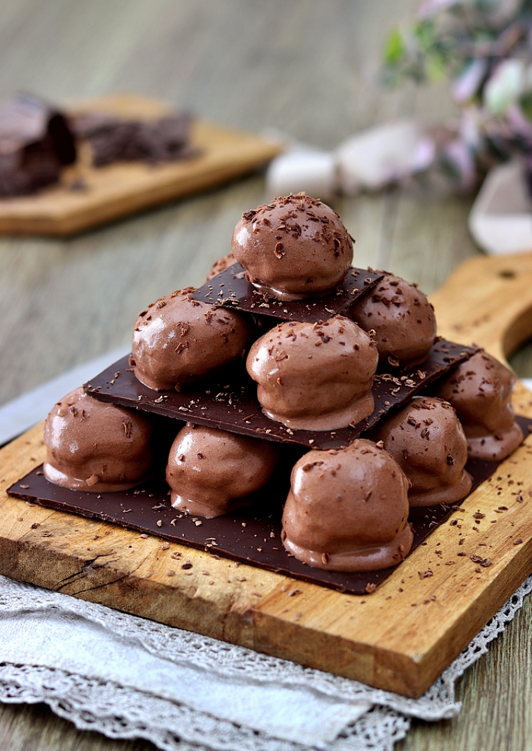 Profiteroles al cioccolato senza glutine -La Cassata Celiaca